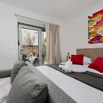 شقة Pivac