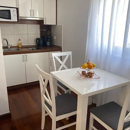 Pivac Apartment Makarska