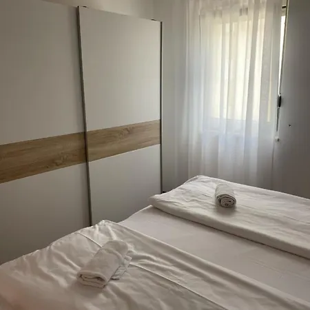 Pivac * Makarska