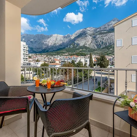 Pivac * Makarska